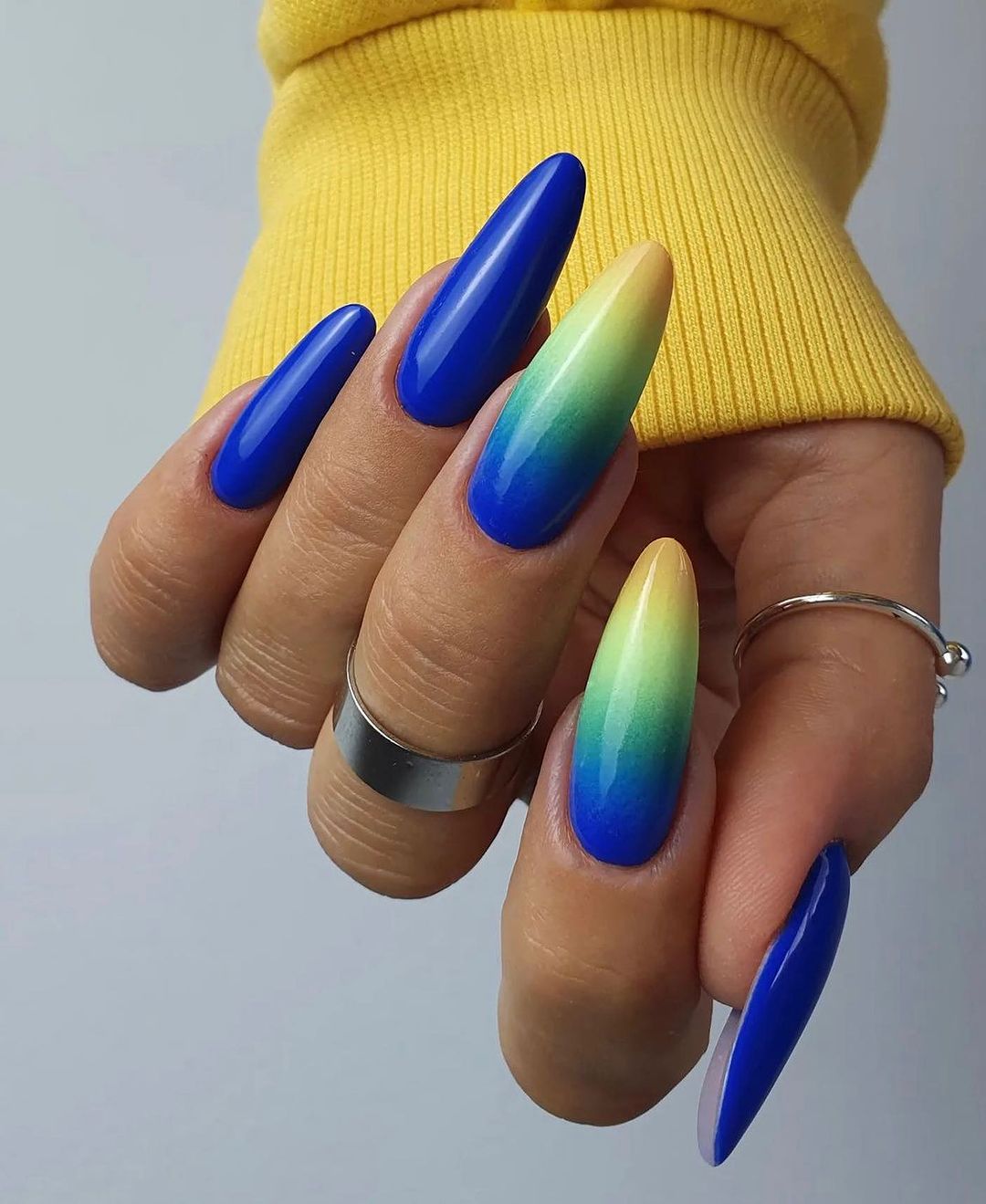 23 Two Tone Summer Ombre Nails 2024 Ideas: Designs, Color Combos, Tips 